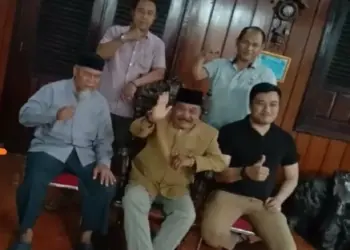 Komedian Haji Bolot Dukung Muhamad-Saraswati