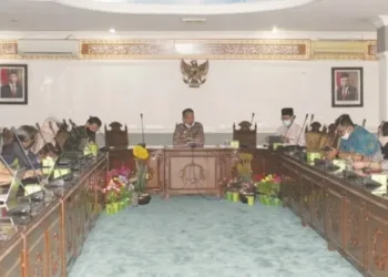 RAKOR: Rapat koordinasi (Rakor) tentang rencana penyusunan rancangan arsitektur SPBE dan Pemkab Serang menjadi pilot project di Aula KH Syam’un pada Kamis (10/9). (SIDIK/SATELIT NEWS)