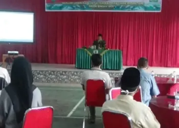 SOSIALISASI: Kodim 0603 Lebak saat menggelar sosialisasi pencegahan penyebaran paham radikalisme kepada akademisi, tokoh agama, dan tokoh masyarakat di aula Kodim setempat, di Kecamatan Rangkasbitung, Kamis (10/9). (MULYANA/SATELIT NEWS)