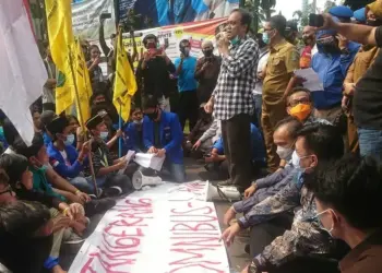 Mahasiswa Desak Pemkot Tangerang Tolak Omnibus Law