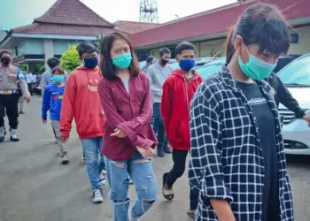 Demonstran Dikawal, Pelajar Diadang