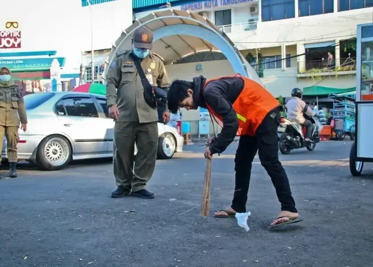 Pilih Sanksi Denda Atau Sanksi Sosial