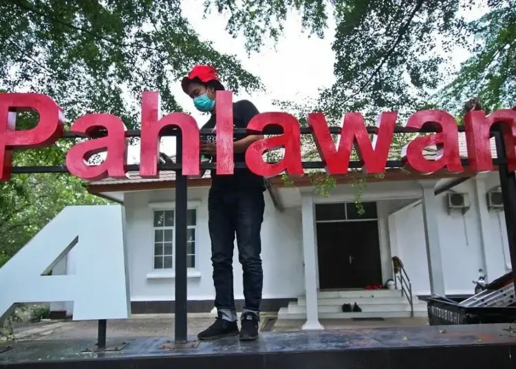 Perawatan Taman Makam Pahlawan Taruna