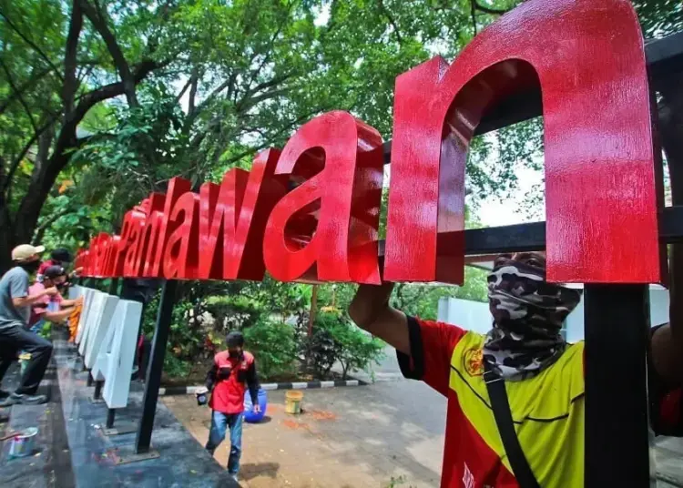 Perawatan Taman Makam Pahlawan Taruna