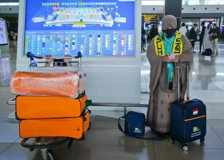 Suasana Keberangkatan Umrah Perdana di Bandara Soetta