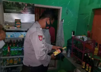 Polisi Sita Ratusan Botol Miras