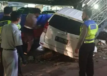 Kecelakaan Maut, Sopir Mobil Tewas