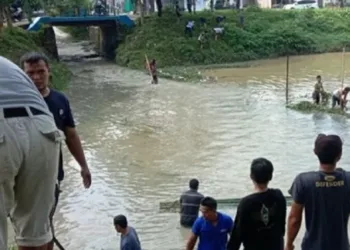 Hadapi Musim Penghujan dengan Bersihkan Lingkungan