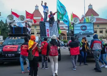 Buruh Tunda Pembahasan UMSK Tangerang