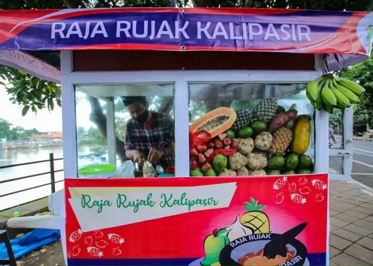 Cita Rasa Sambal Khas Raja Rujak Kali Pasir