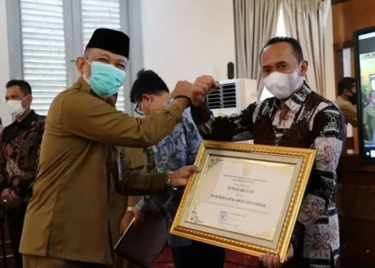 Pemkab Lebak Dianugerahi Peduli HAM, Penghargaan Diterima Wabup Ade Sumardi