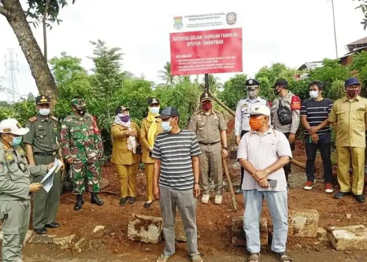 Satpol PP Tutup Galian Tanah, Lantaran Dikeluhkan Warga dan Ilegal