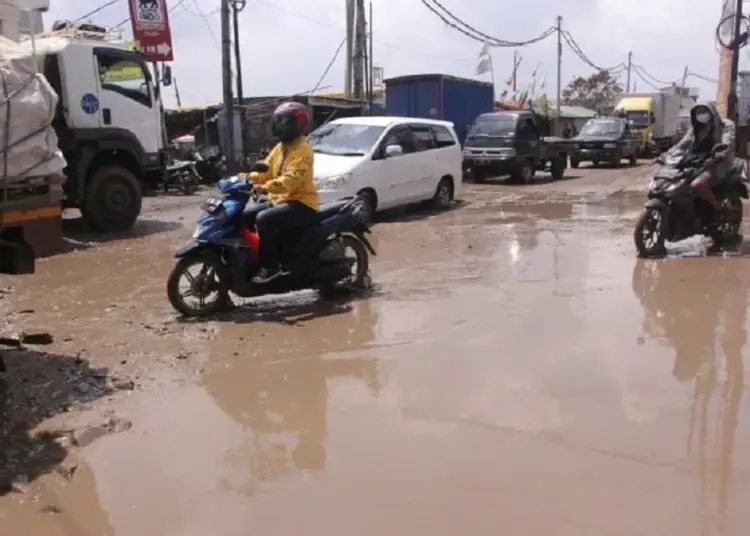 Pengamat: Pemda Bisa Digugat, Jalan Raya Perancis Masih Rusak