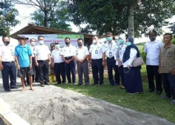 PPI Curug Lakukan Pemasangan Lampu dan Paving Block