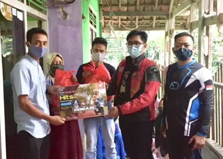 Komunitas Honda BeAT Jakarta Salurkan Bantuan