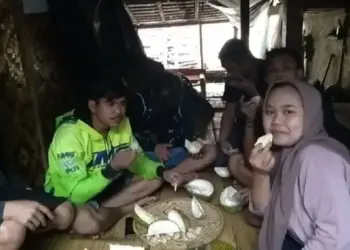 Berburu Durian Asli Baduy di Desa Kanekes Lebak