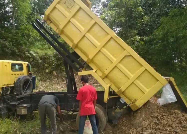 Lokasi Pembuangan Limbah Kotoran Ayam di Kalanganyar Ditolak