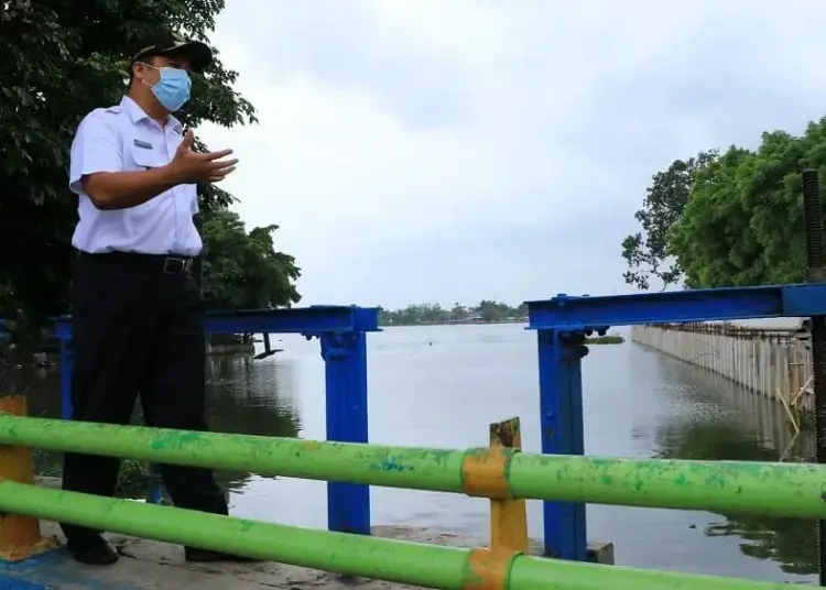 Antisipasi Terjadinya Banjir, Debit Air Situ Cipondoh Dikurangi