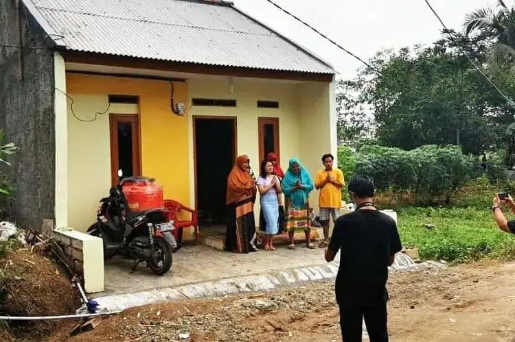 Bupati dan ASN Pemkab Serang Bangun Rumah Wulan LIDA