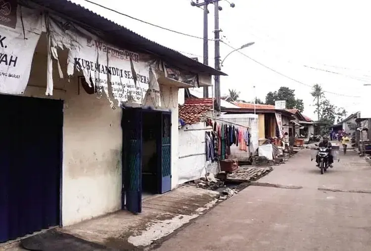 Terkait Buah Busuk Program BPNT, Legalitas Toko Penyalur Buah Disoal