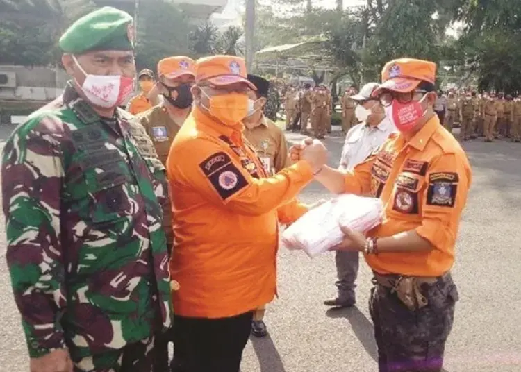 Waspada Pohon Tumbang dan Banjir, BPBD Siapkan Perahu dan Gergaji