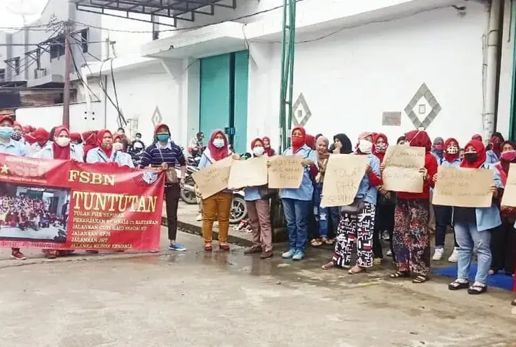 Puluhan Buruh  PT. Cipta Coilindo Melakukan Aksi Unjuk Rasa