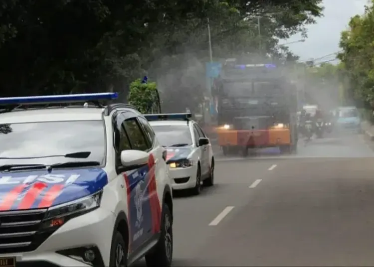 Disinfeksi, Polres Lebak Kerahkan Water Canon