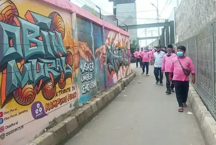 Tanah Tinggi Tangerang Punya Kampung Pink