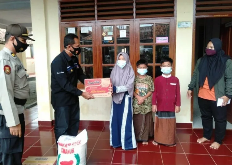 Polres Pandeglang Bantu Anak Yatim di Panti Asuhan