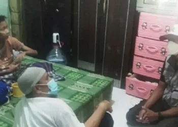 Masyarakat Kota Tangerang Gotong Royong Bantu Warga