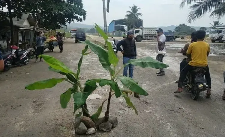 DPRD Lebak Minta PT Cemindo Bertanggungjawab Soal Jalan Rusak