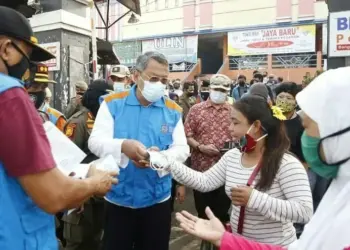 Sidak Masker di Kota Tangsel, Benyamin Kasak-kusuk ke Pasar