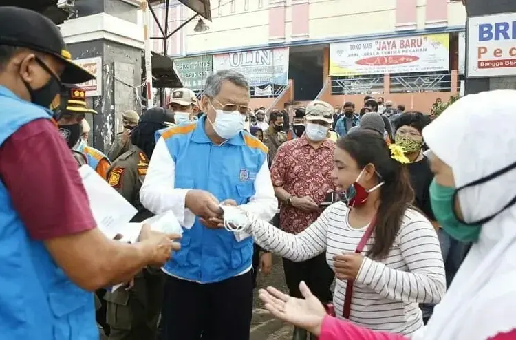 Sidak Masker di Kota Tangsel, Benyamin Kasak-kusuk ke Pasar