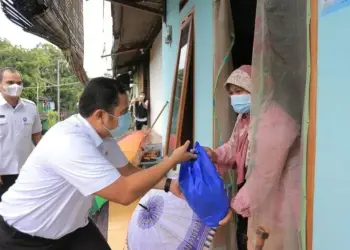 Jelang HUT, Pemkot Tangerang Beri Paket Sembako ke Masyarakat