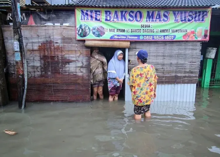 Akibat Curah Hujan Tinggi, Pemukiman warga Terendam Banjir