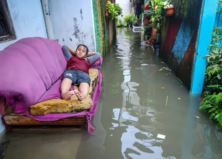 Akibat Curah Hujan Tinggi, Pemukiman warga Terendam Banjir