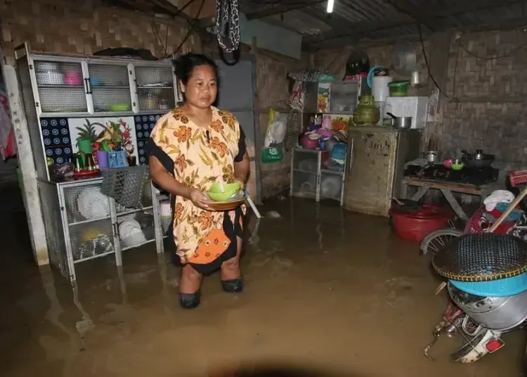 Pemukiman Warga Tergenang Banjir di Kresek