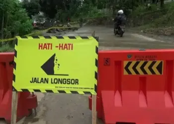 Kendaraan Besar Dilarang Melintas di Jalan Kampung Parung