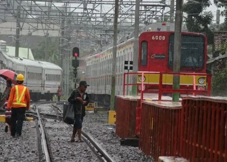 Pemberangkatan Commuter Line di Stasiun Maja Dihapus