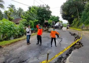 42 Rumah di Kecamatan Maja Terendam Banjir, Jalan Longsor