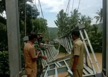 Belum Selesai Dibangun, Jembatan Gantung Ambruk