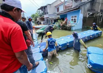 Jembatan Apung di Periuk Damai