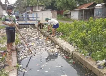 DLHK Kabupaten Tangerang Bakal Angkut Sampah di Kali Kamal