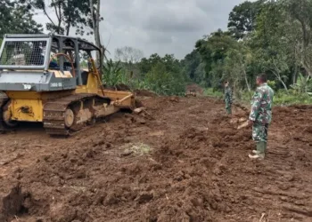 Kodim Lebak Buka Akses Jalan Pelosok Pedesaan