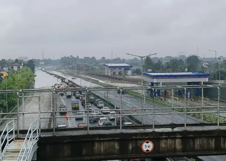 Warga Minta Pengelola Tol BSD lebih serius Tangani Banjir di KM 8