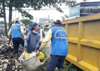 Cegah Banjir, Sampah Sungai di Wilayah Kota Tangerang Dibersihkan