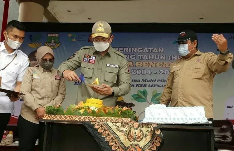 Peringati HUT ke 17, Tagana Banten Tanam 50 Ribu Mangrove