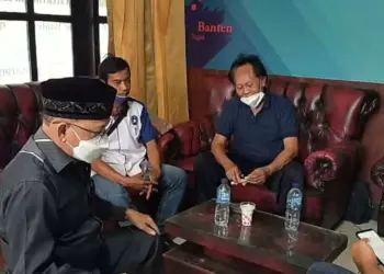 Ratusan Karyawan PT SMU Warunggunung Mogok Kerja