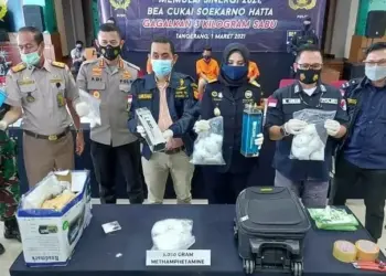 Sembunyikan Sabu di Aksesoris Mobil, Pelaku Ditangkap di Bandara