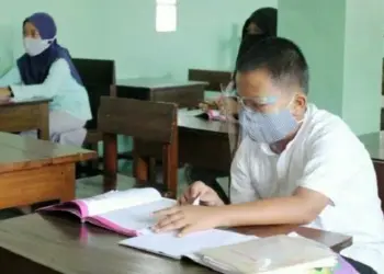 Dewan Minta Perdalam Kajian Rencana Sekolah Tatap Muka